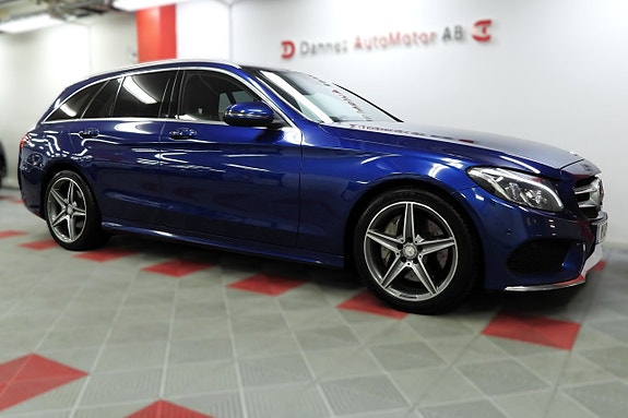 Mercedes-Benz C300 3 of 5