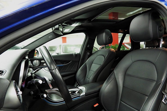Mercedes-Benz C300 15 of 29