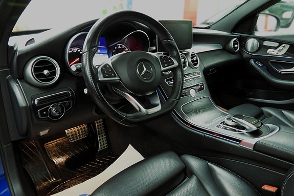 Mercedes-Benz C300 19 of 29