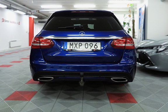 Mercedes-Benz C300 6 of 29