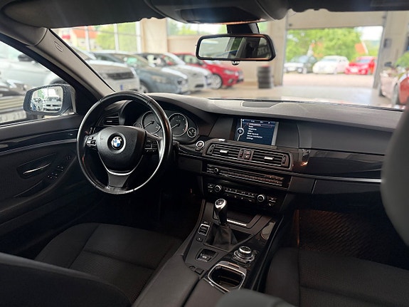BMW 520d 9 of 17