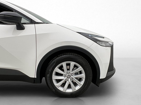 Toyota C-HR 29 of 29