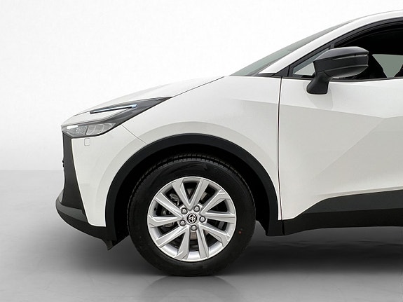 Toyota C-HR 26 of 29