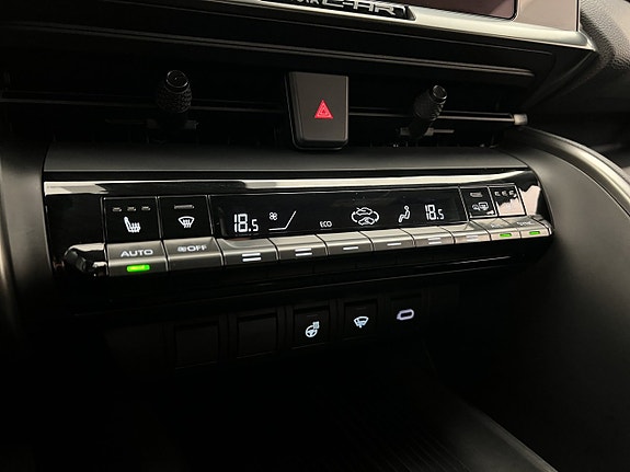 Toyota C-HR 23 of 29