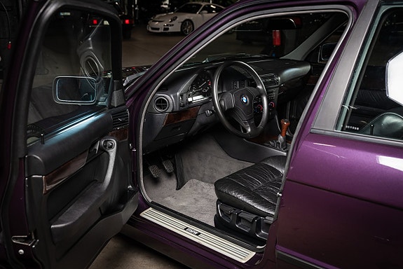 BMW 540i 10 of 30