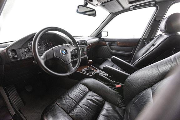 BMW 540i 13 of 30
