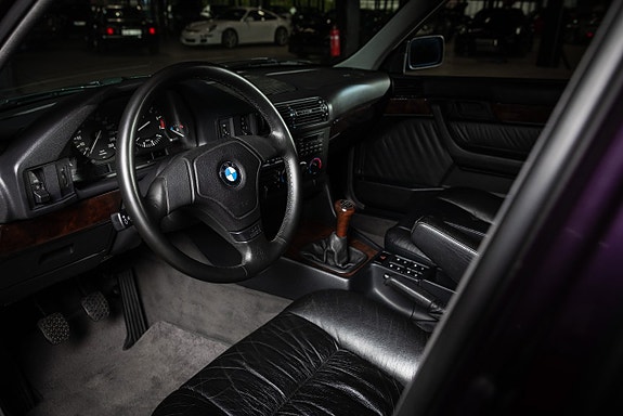 BMW 540i 12 of 30