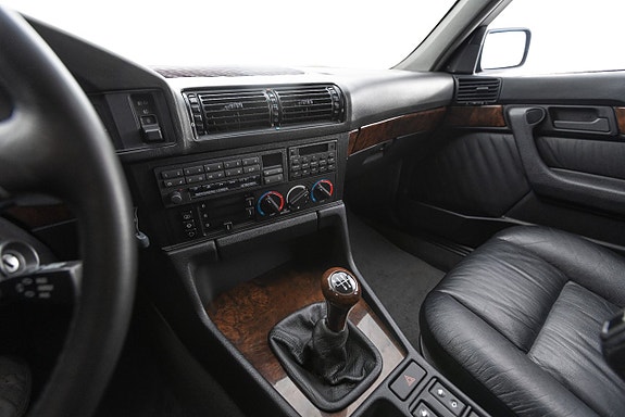 BMW 540i 27 of 30