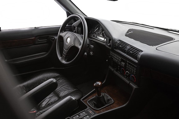 BMW 540i 17 of 30