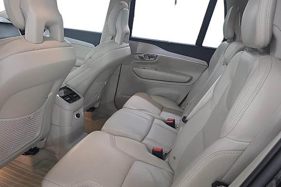Volvo XC90 5 of 5