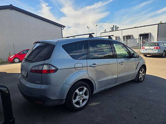 Ford S-MAX 8 of 13