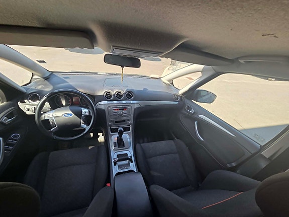 Ford S-MAX 11 of 13