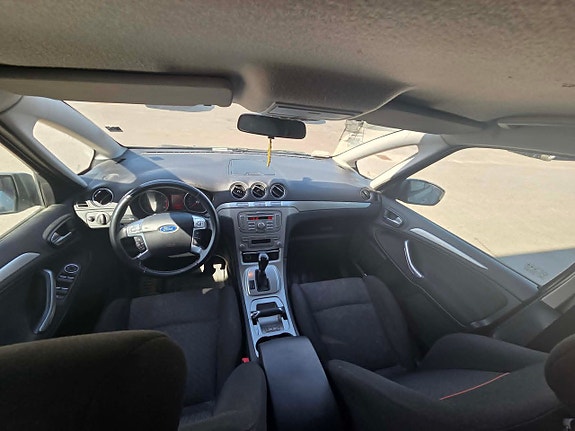 Ford S-MAX 12 of 13