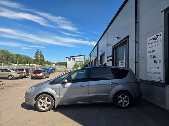 Ford S-MAX 3 of 13