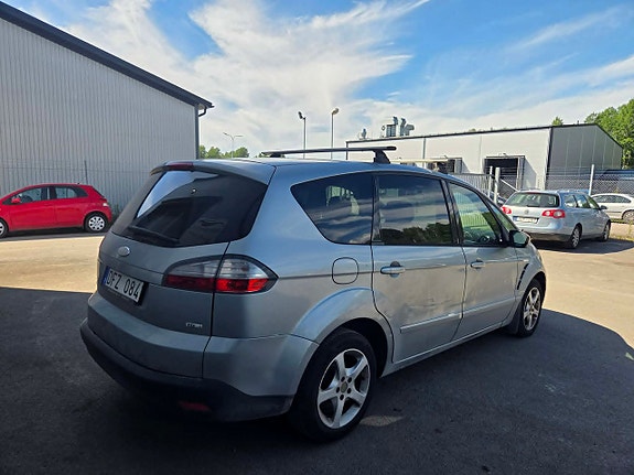 Ford S-MAX 7 of 13