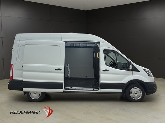 Ford Transit 13 of 30