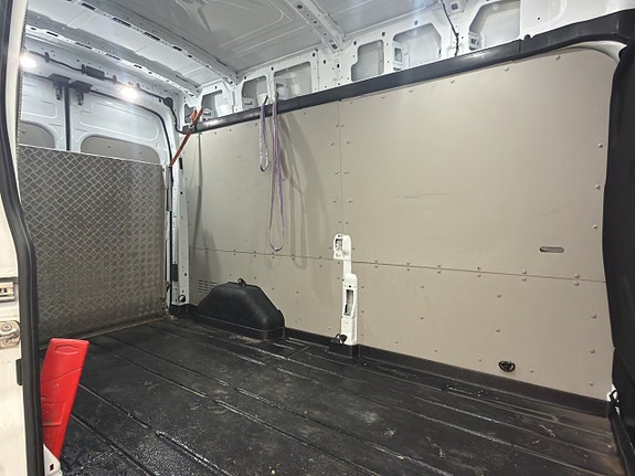 Ford Transit 14 of 30