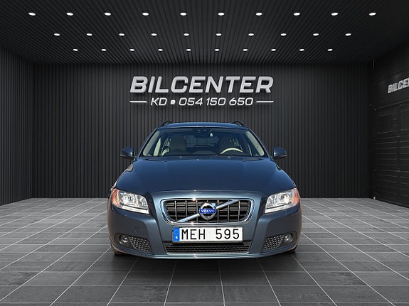 Volvo V70 2 of 5