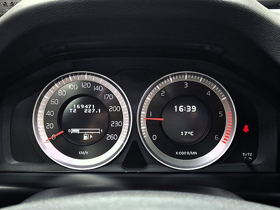 Volvo V70 18 of 30