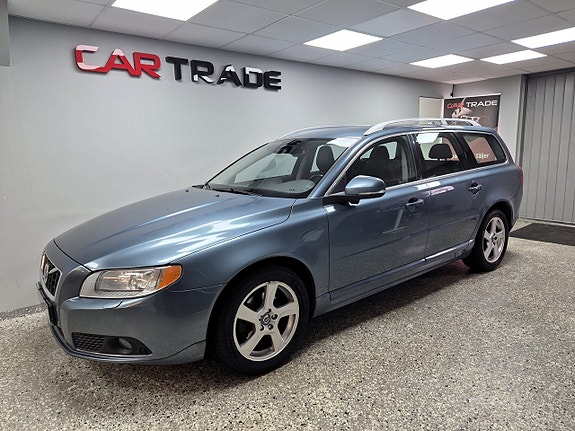 Volvo V70 2 of 30