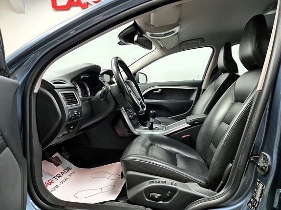 Volvo V70 11 of 30