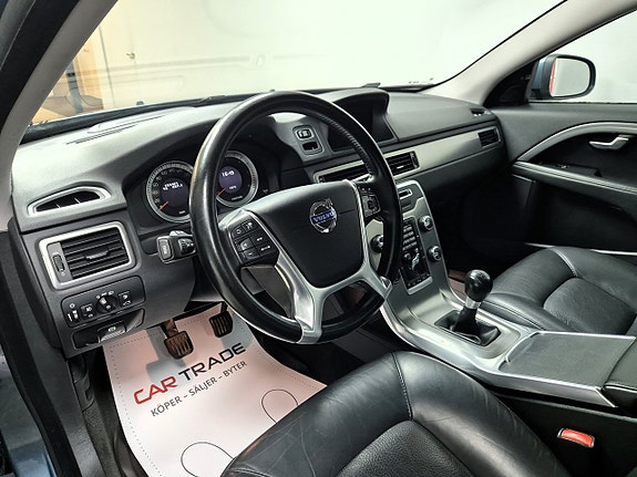 Volvo V70 16 of 30