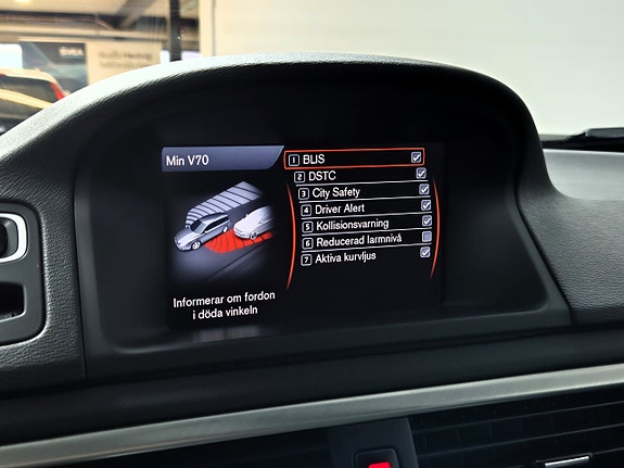 Volvo V70 22 of 30