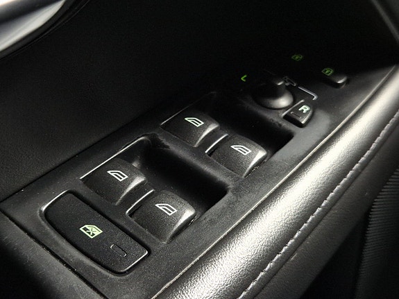 Volvo V70 12 of 30