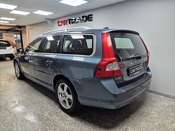 Volvo V70 4 of 30