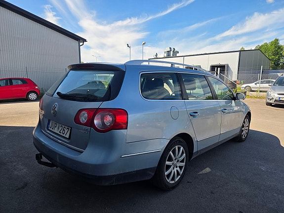 Volkswagen Passat 4 of 13