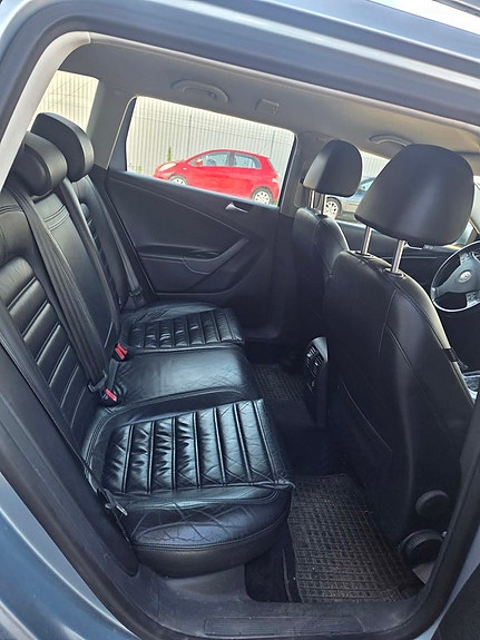 Volkswagen Passat 10 of 13