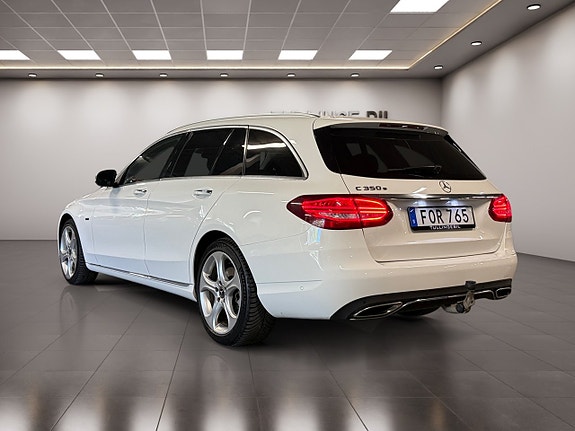 Mercedes-Benz C350 3 of 5