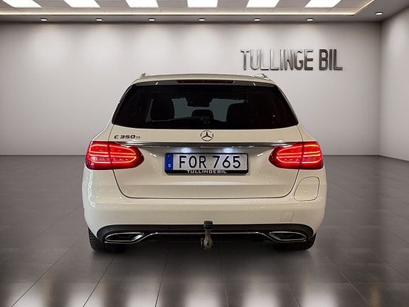 Mercedes-Benz C350 4 of 5