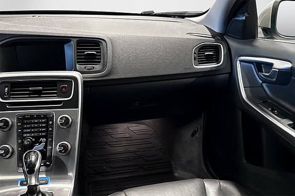 Volvo V60 15 of 24