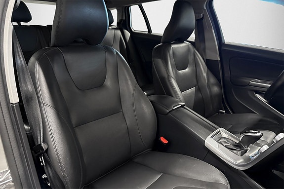 Volvo V60 11 of 24