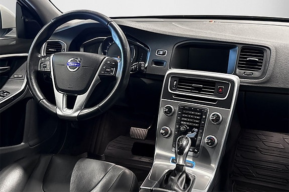 Volvo V60 14 of 24