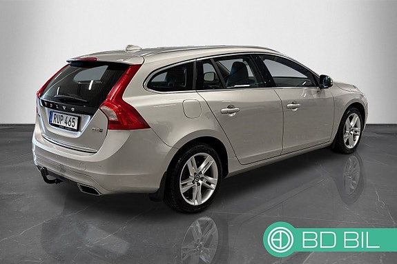 Volvo V60 4 of 24
