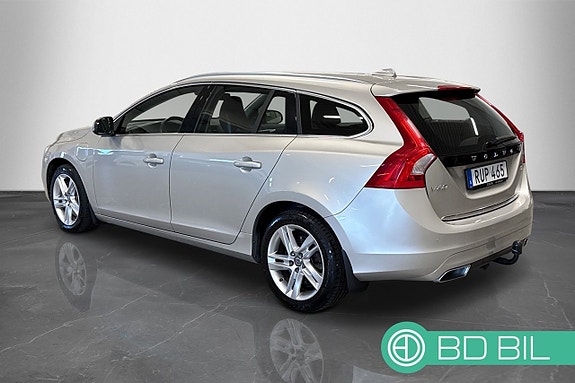 Volvo V60 2 of 24
