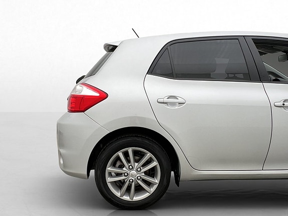 Toyota Auris 29 of 30