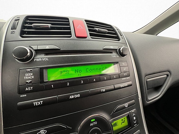 Toyota Auris 16 of 30
