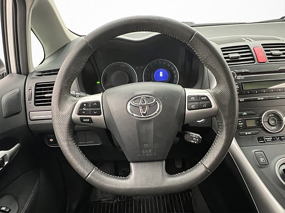 Toyota Auris 13 of 30