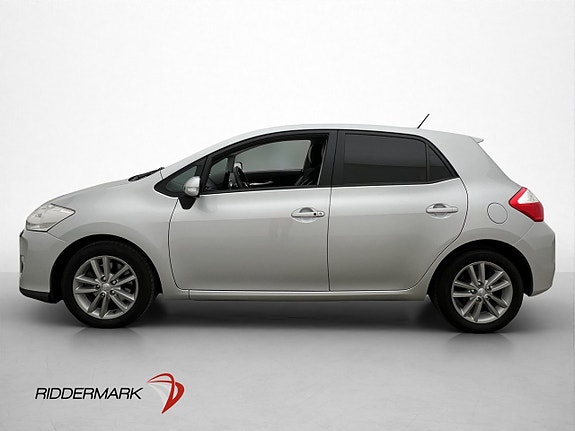 Toyota Auris 2 of 30