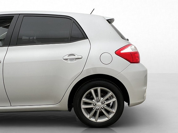 Toyota Auris 28 of 30