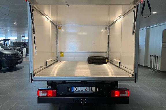 Volkswagen Crafter 12 of 26
