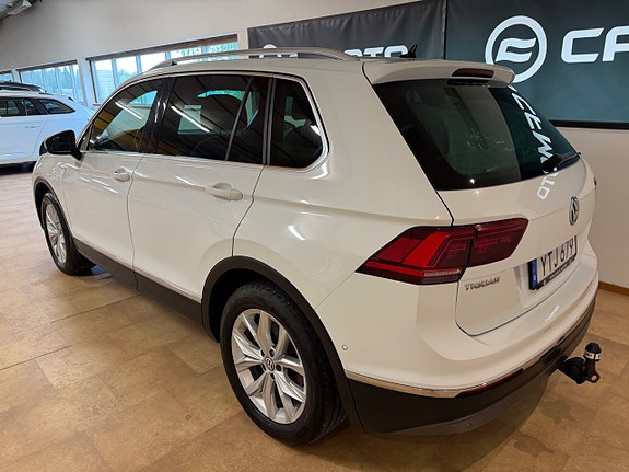 Volkswagen Tiguan 4 of 5