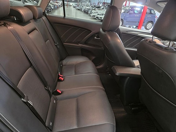 Toyota Avensis 5 of 5