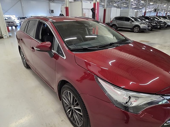 Toyota Avensis 3 of 5
