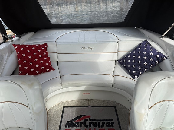 SEA RAY 230 overnighter 11 of 14