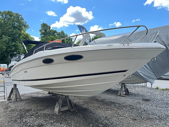 SEA RAY 230 overnighter 3 of 14