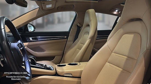 Porsche Panamera 4 5 of 5